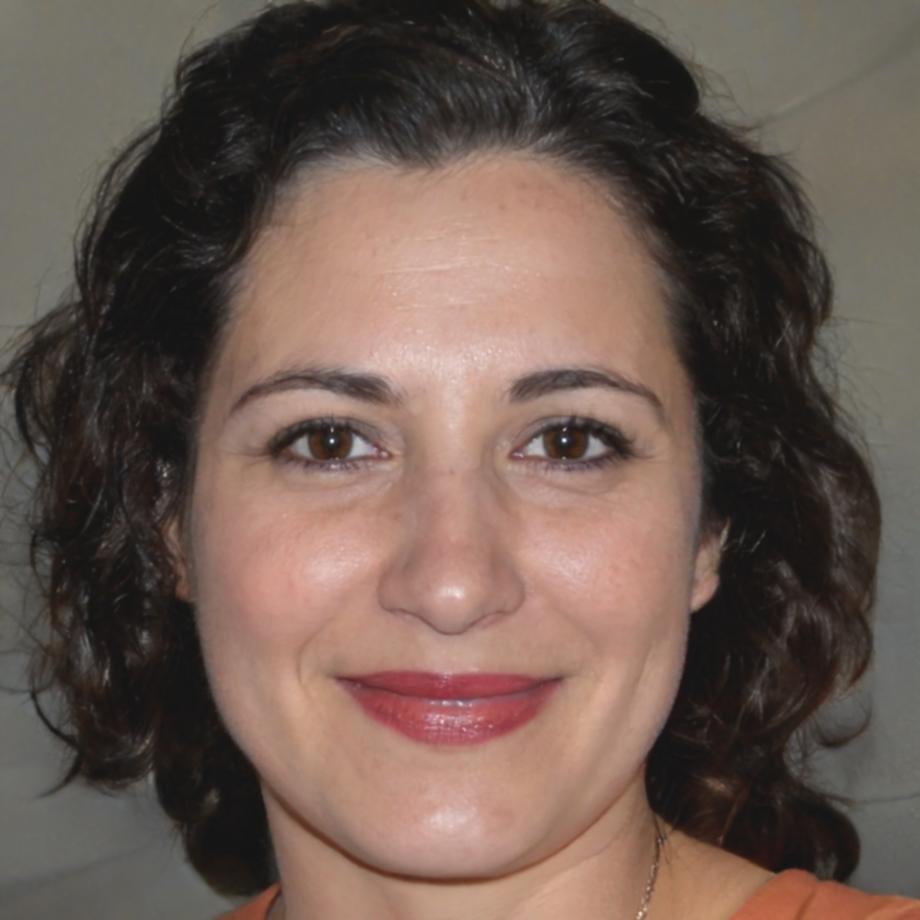 Elena Martínez, Directora de Estrategia Financiera